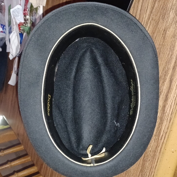 DOBBS HAT, black & beautiful - Picture 4 of 8